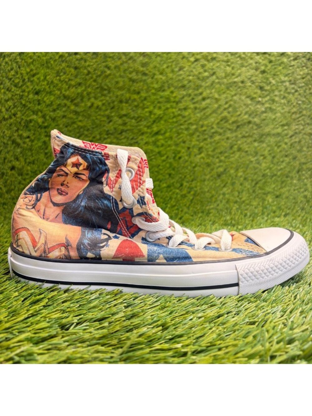 Converse CTAS Hi x DC Comics Wonder Womens Size 7 Beige Athletic Shoes Sneakers